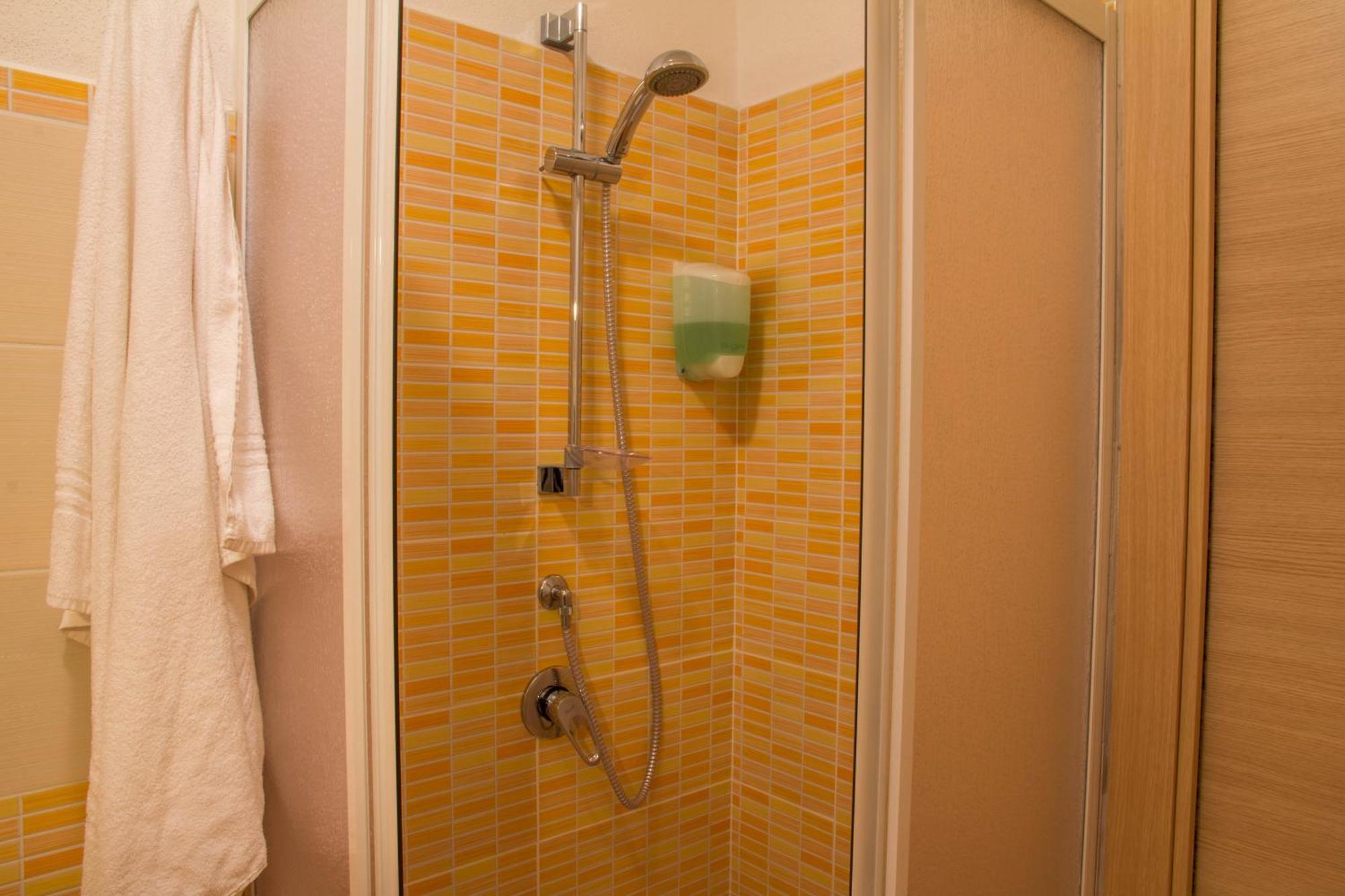 Gf Apartments La Vigna Badesi Eksteriør bilde