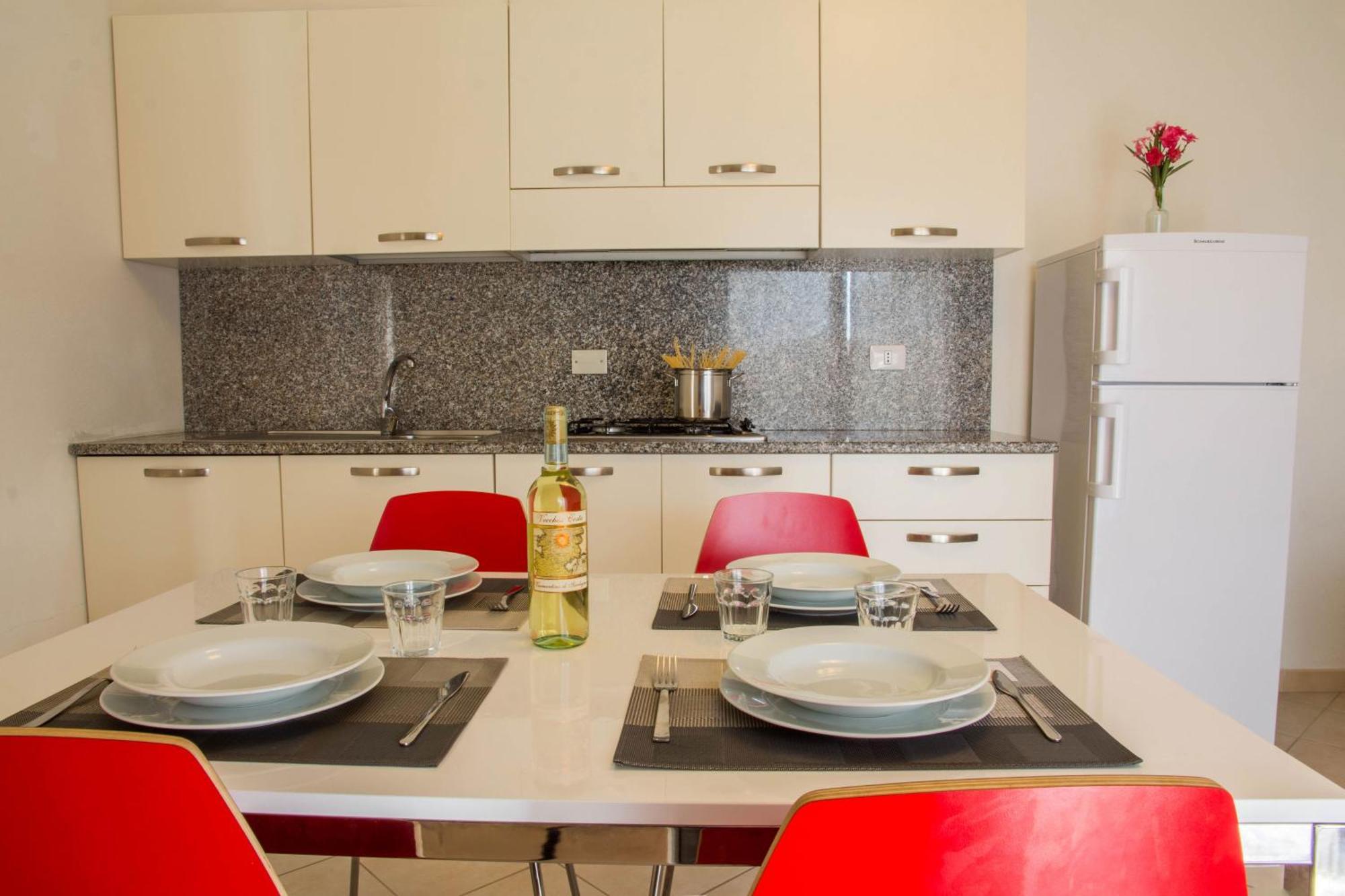 Gf Apartments La Vigna Badesi Eksteriør bilde